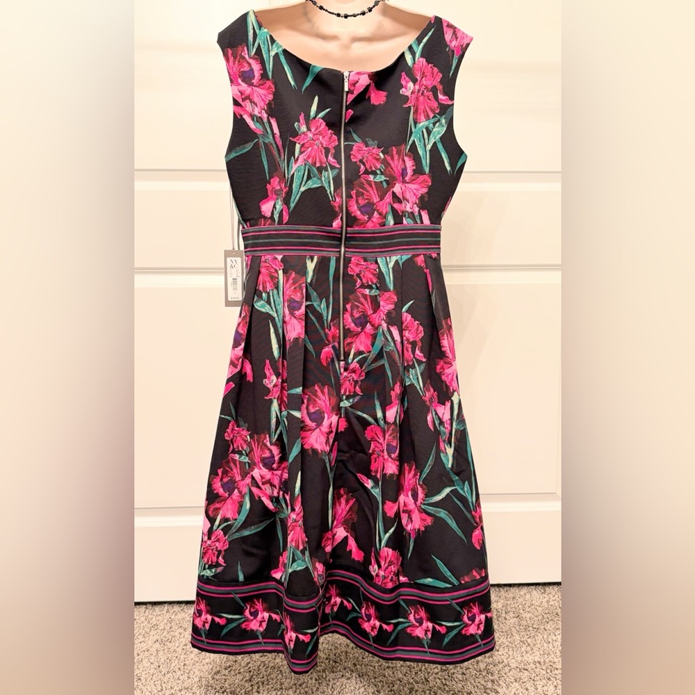 Gorgeous NY&Co Spring Dress With Pockets NWT Size 14 - Picture 2 of 6